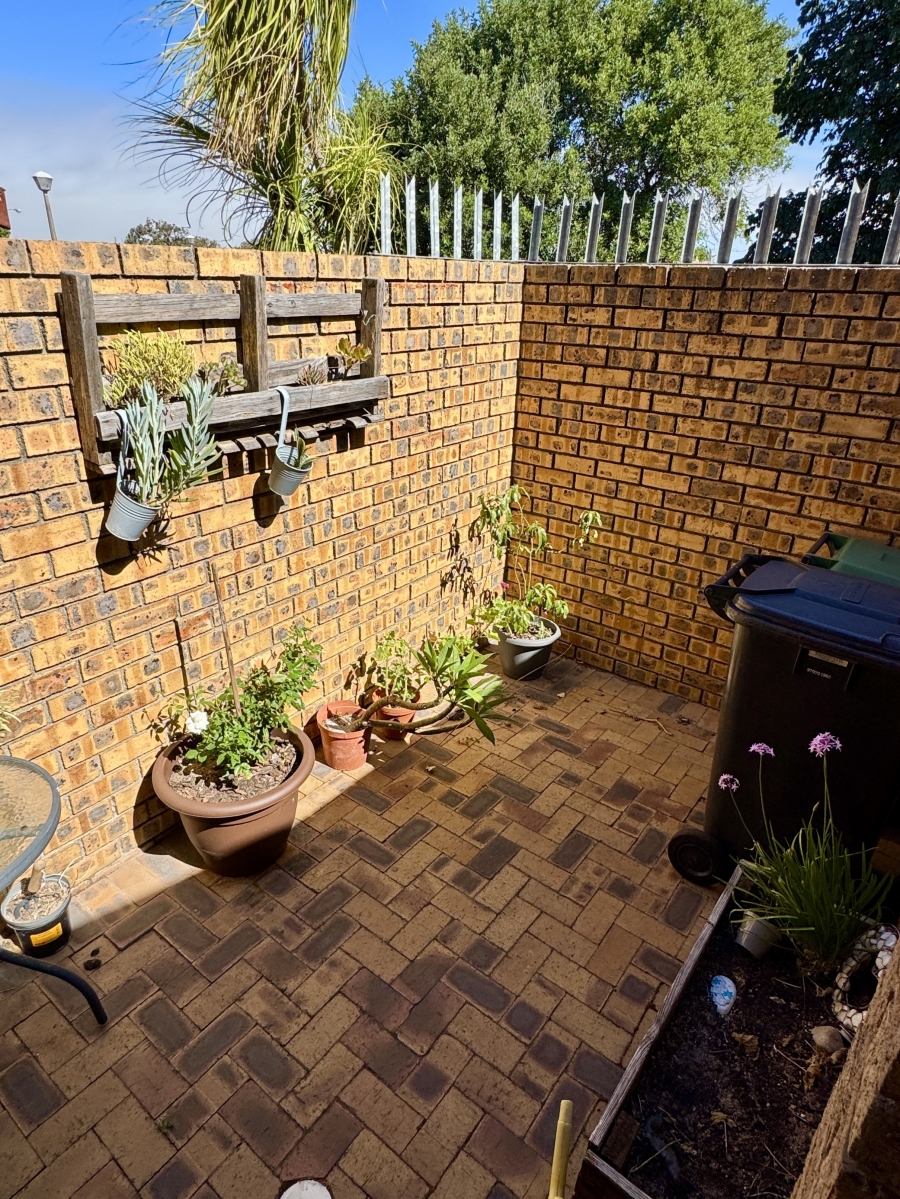 3 Bedroom Property for Sale in Glen Ive Western Cape